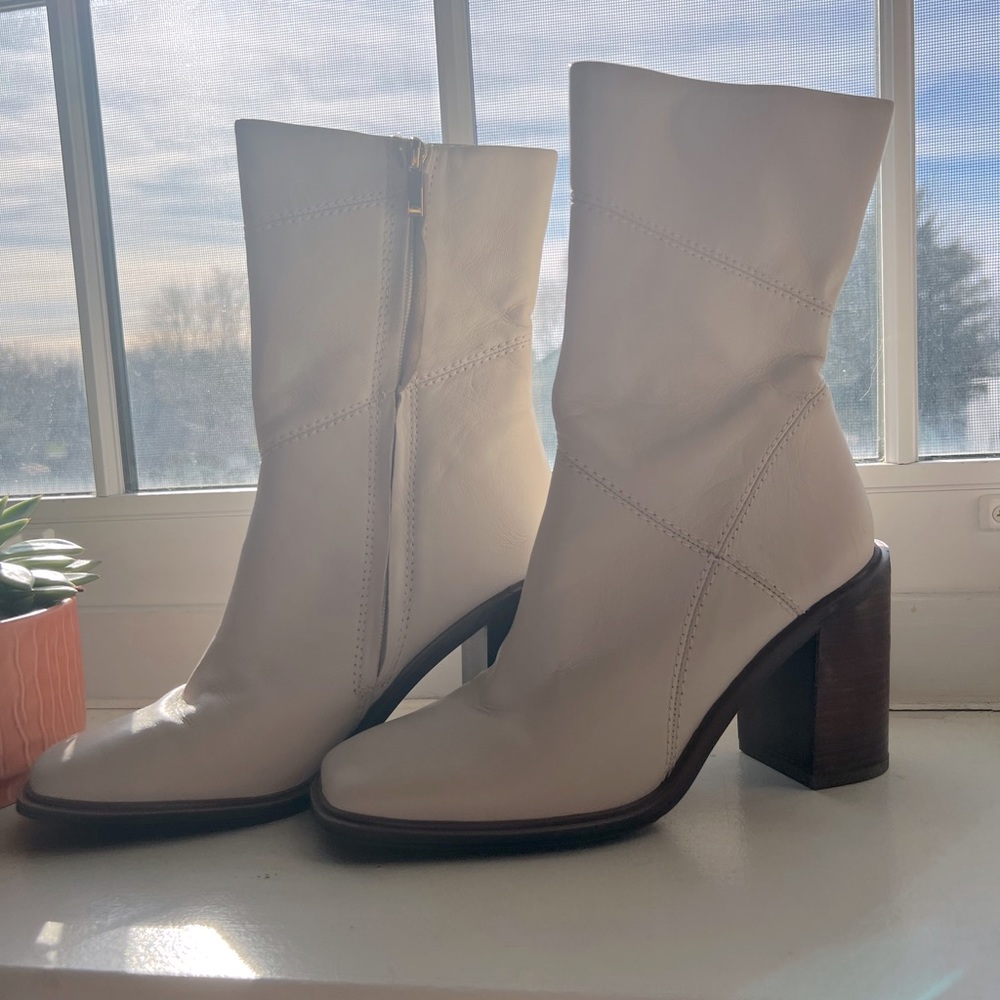 White/Cream “Putty” Franco Sarto Stormy Square Toe Leather Boots - Size 7.5